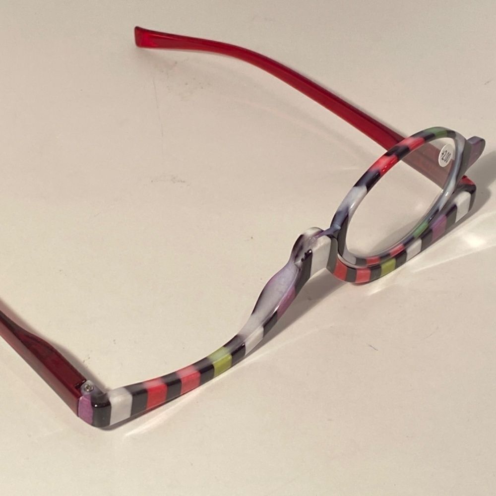 0980 Makeup Cosmetic 2.00 Flip Magnifying Glasses For Precision Application N… - Picture 8 of 10